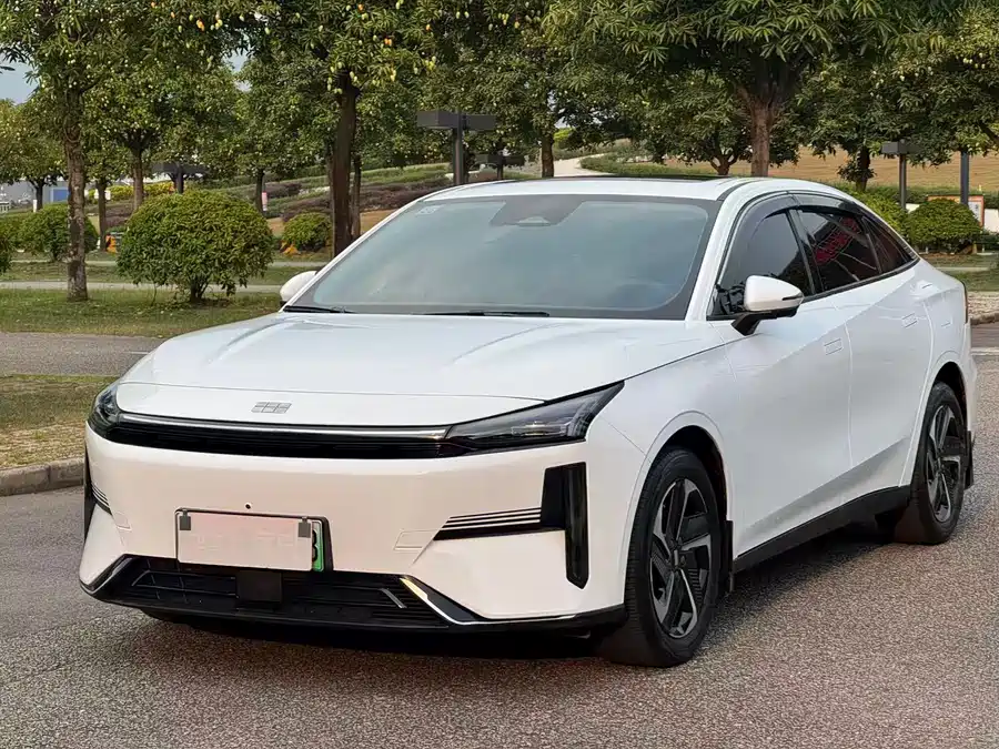 Geely Galaxy L6