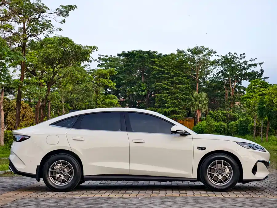 Geely Galaxy L6