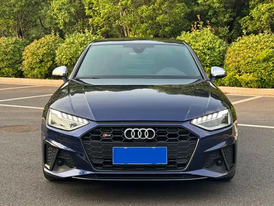 Audi S4