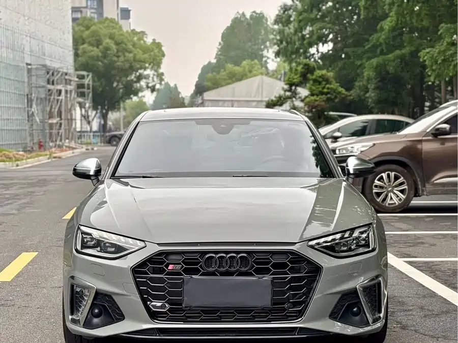 Audi S4