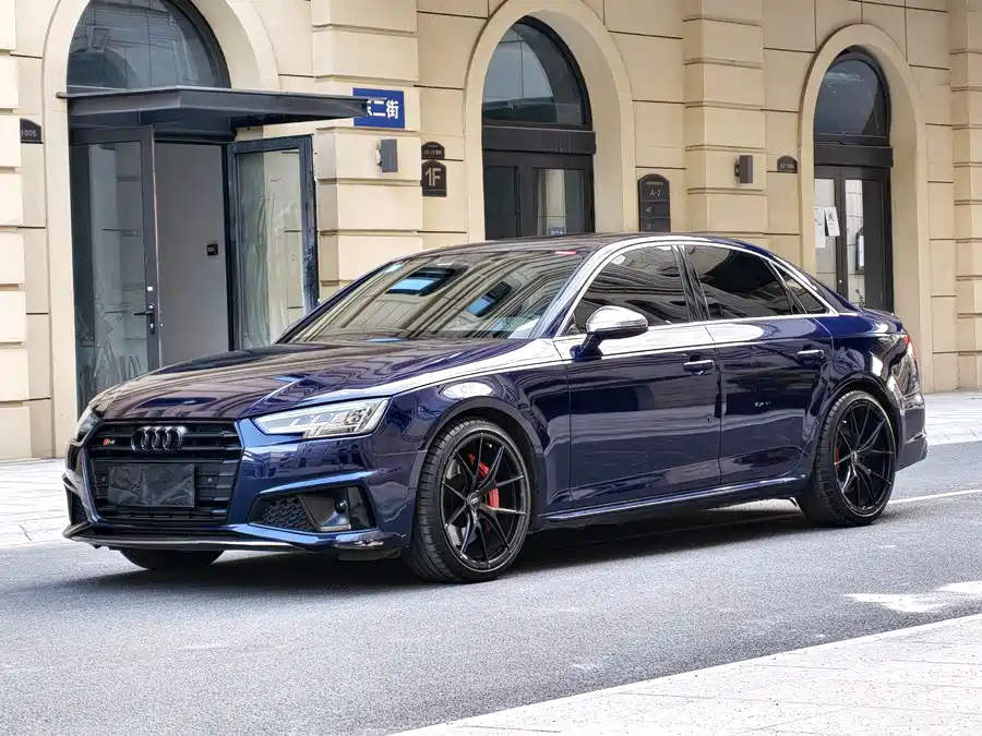 Audi S4