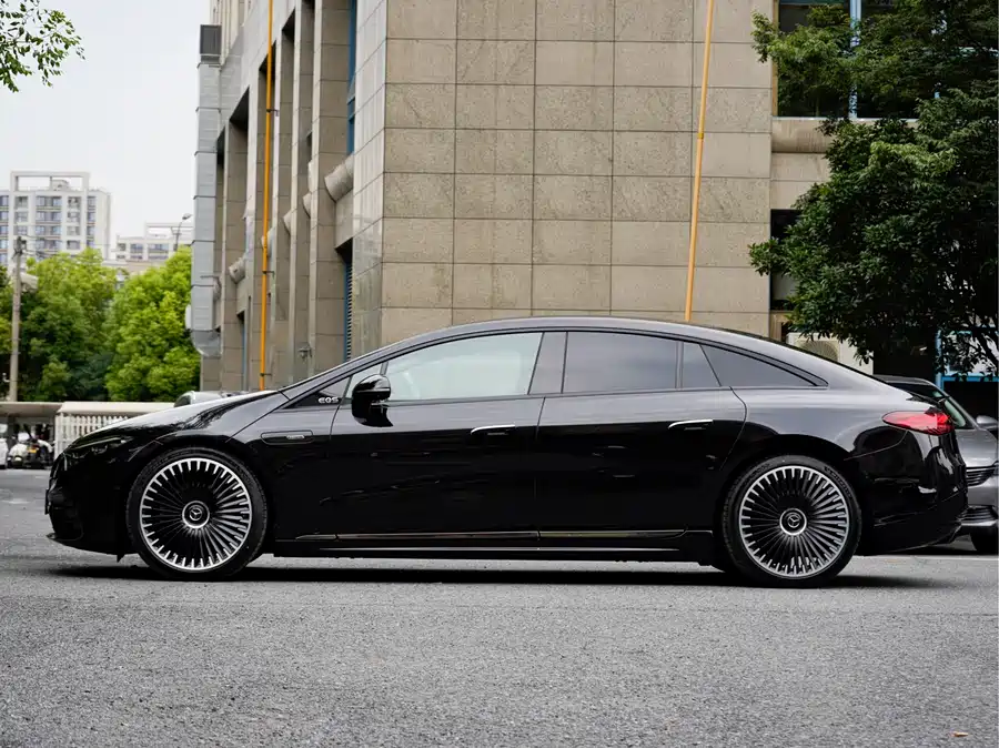 Mercedes Benz EQS AMG