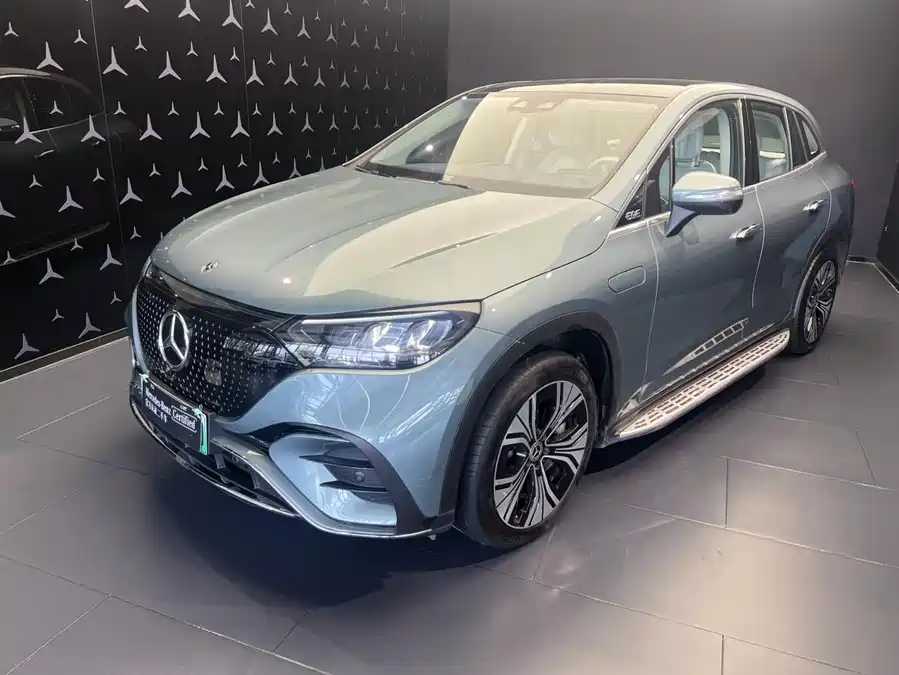 Mercedes Benz EQE SUV