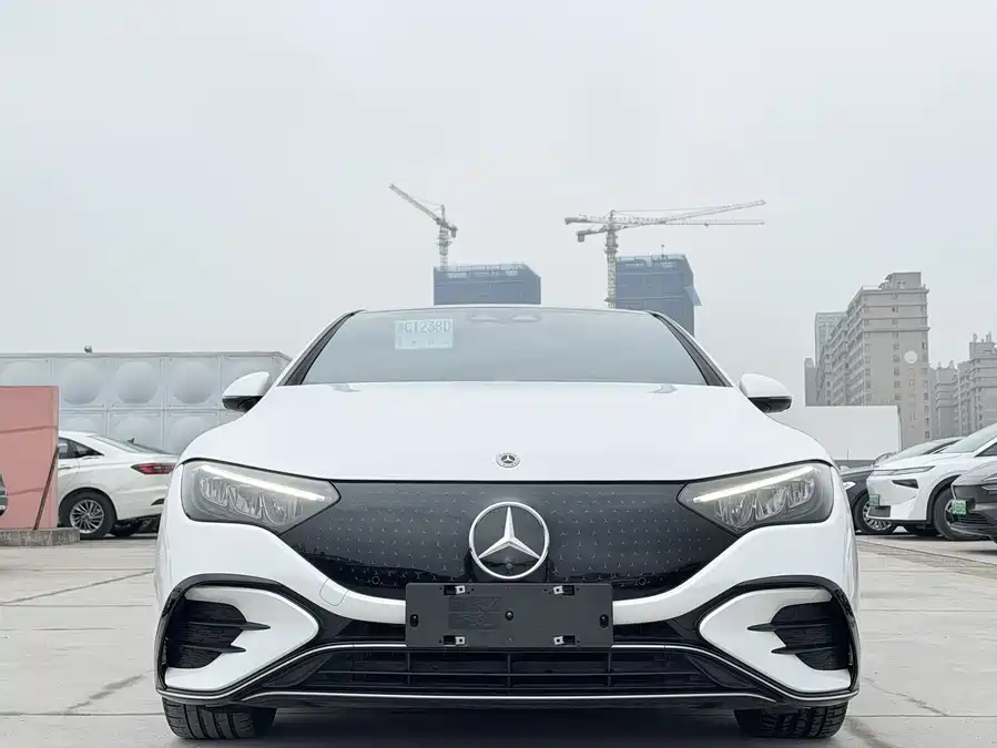 Mercedes Benz EQE