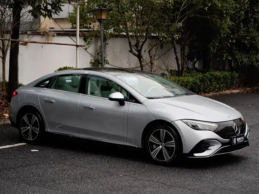 Mercedes Benz EQE