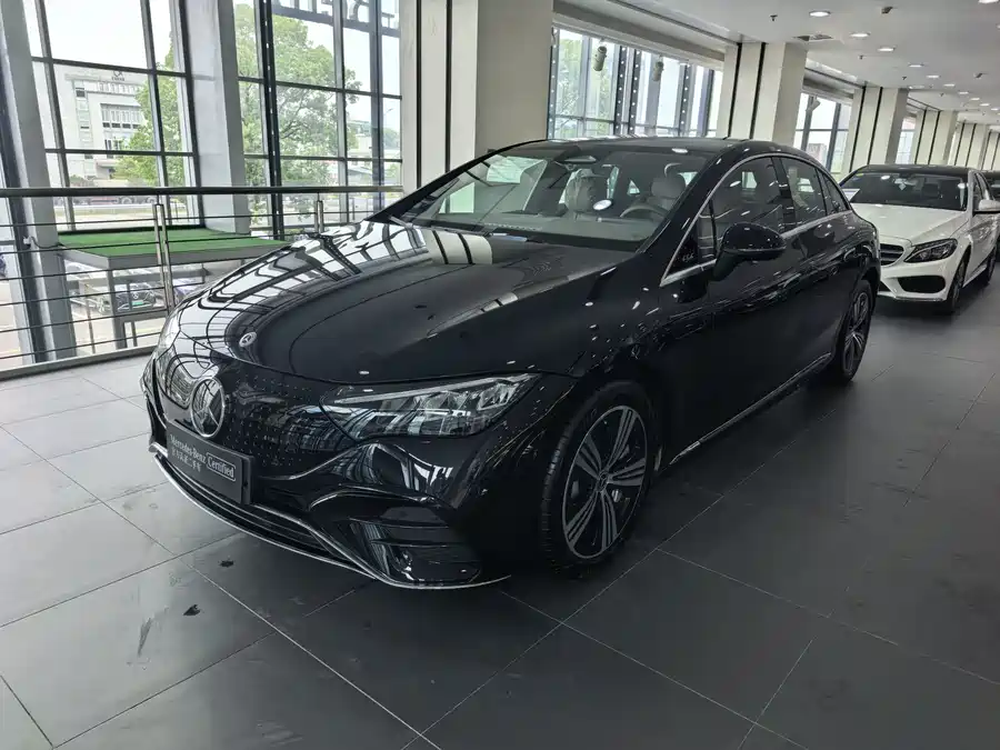 Mercedes Benz EQE