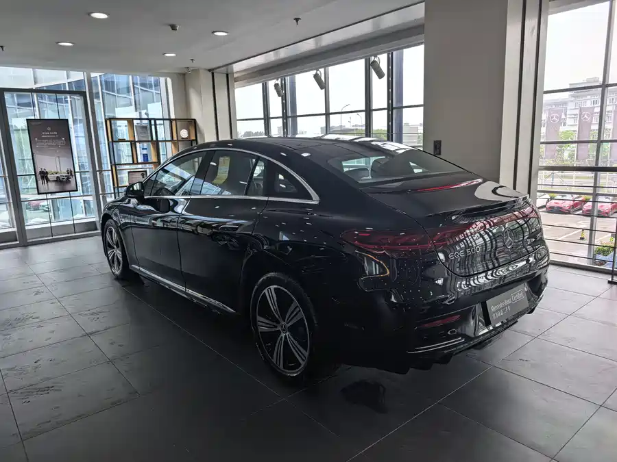 Mercedes Benz EQE