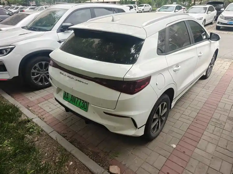 BYD e2