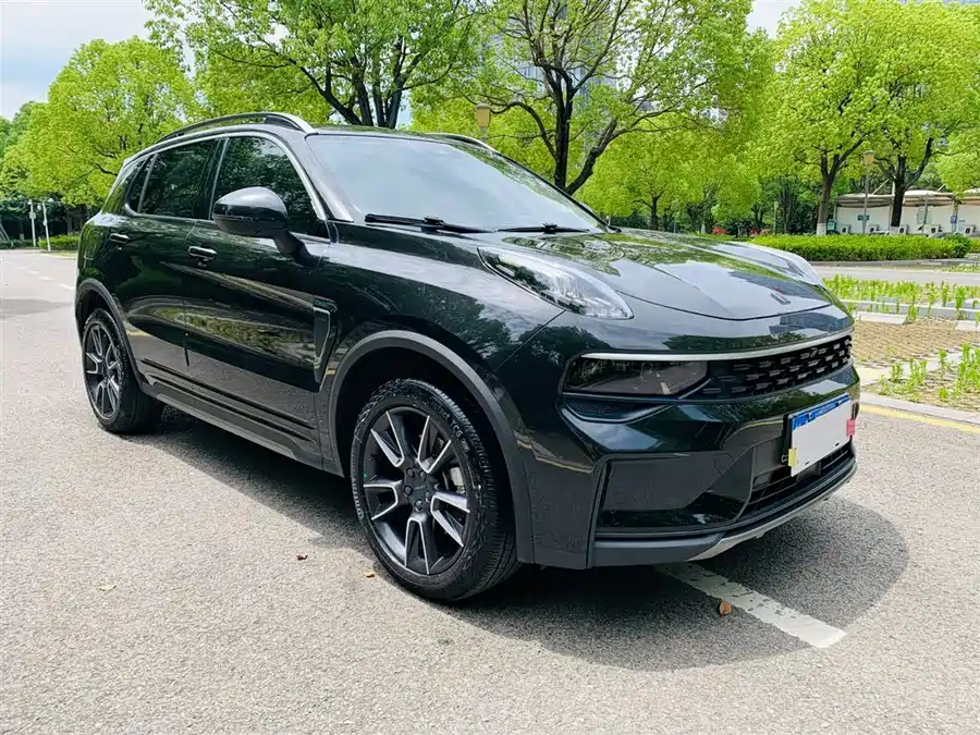 Lynk & Co 01