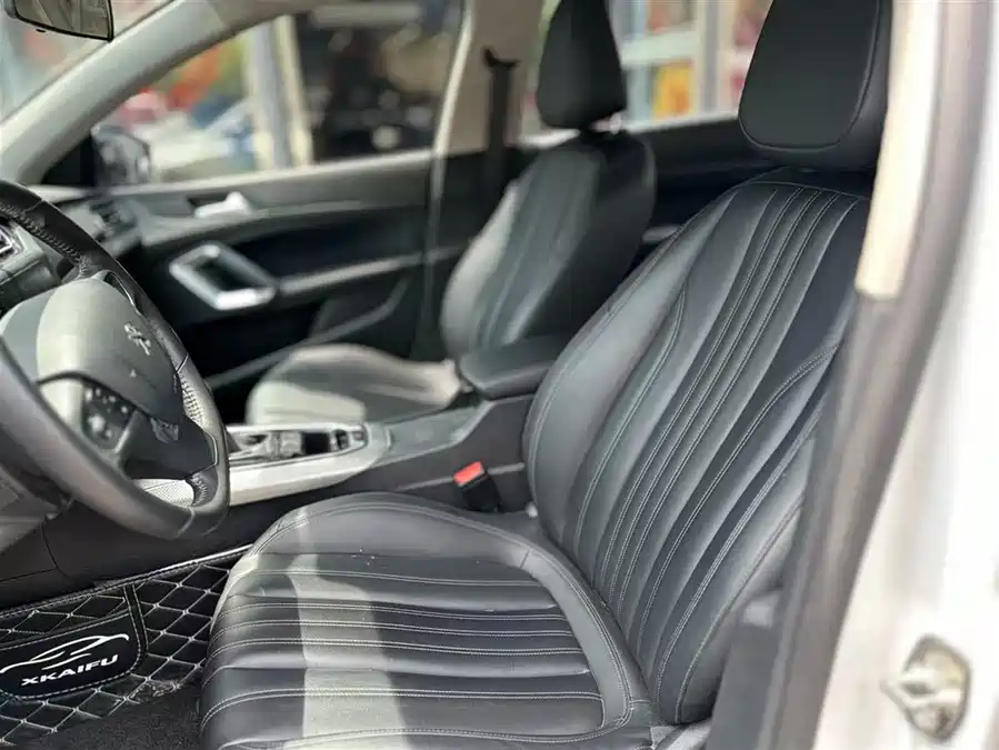 Peugeot 408