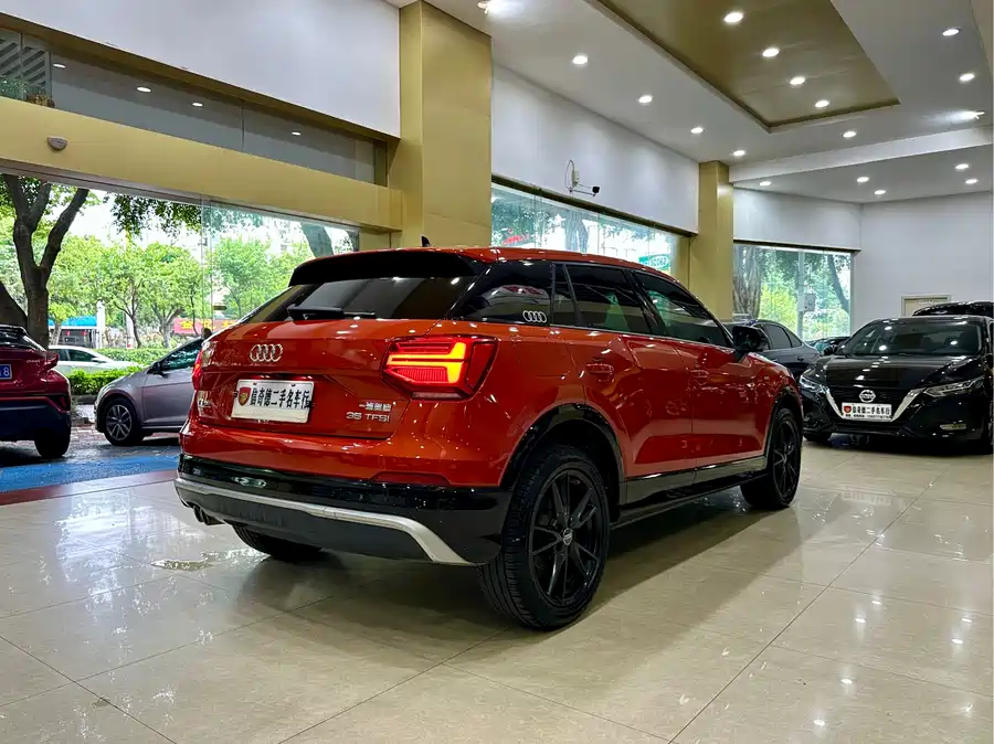Audi Q2L