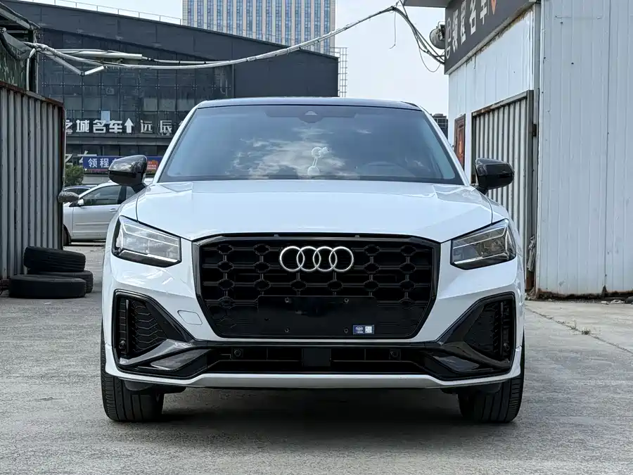 Audi Q2L