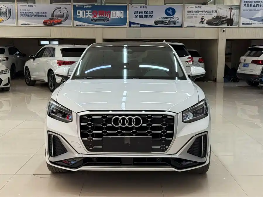 Audi Q2L