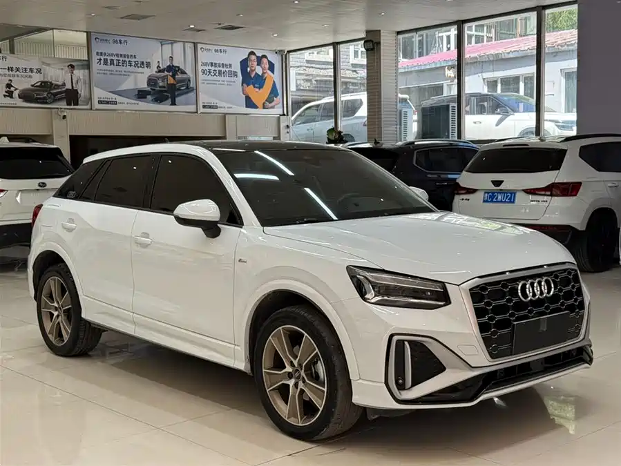 Audi Q2L