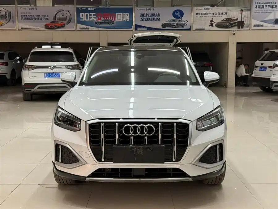 Audi Q2L