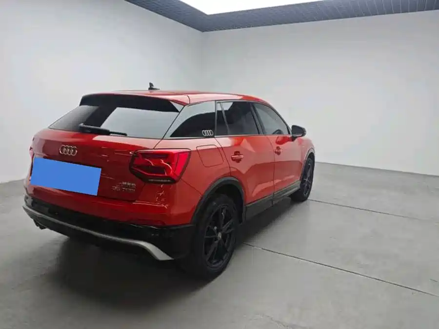 Audi Q2L