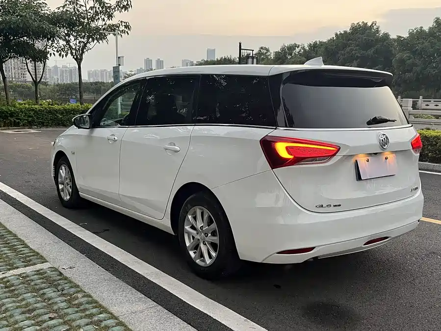 Buick GL6