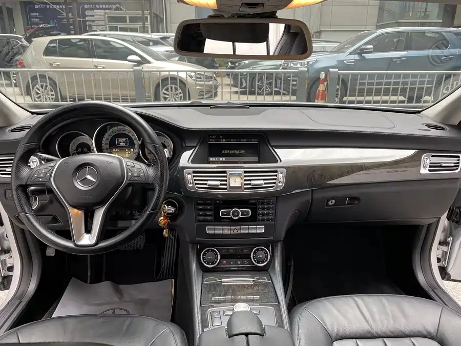 Mercedes Benz CLS
