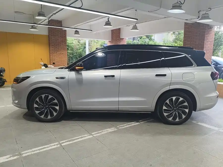 AITO Wenjie M7