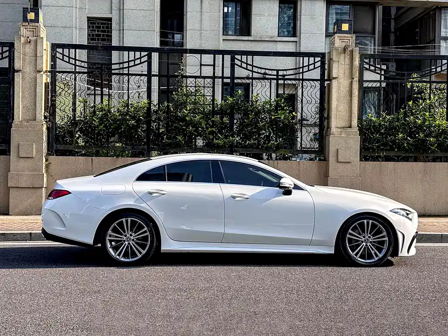 Mercedes Benz CLS
