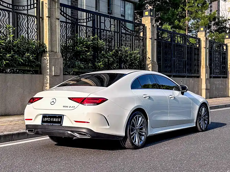 Mercedes Benz CLS