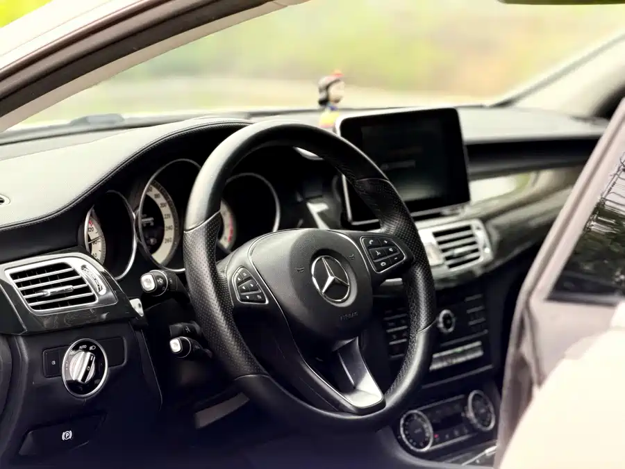 Mercedes Benz CLS