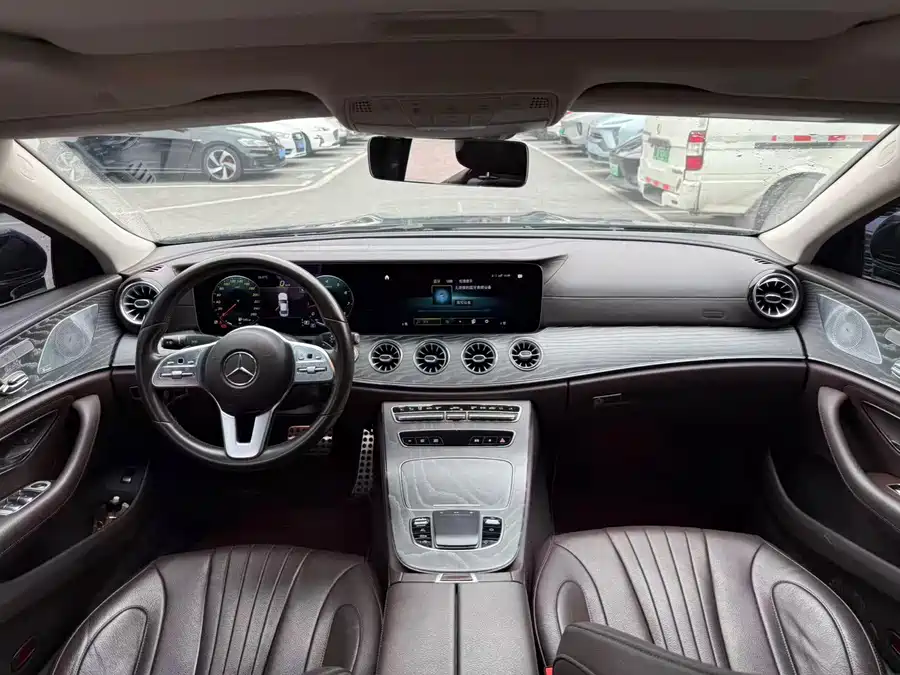 Mercedes Benz CLS