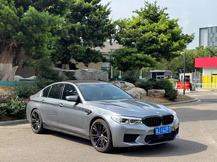 BMW M5