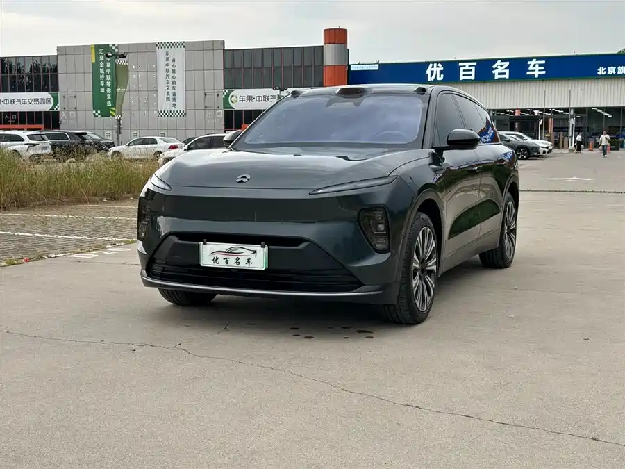 NIO ES8
