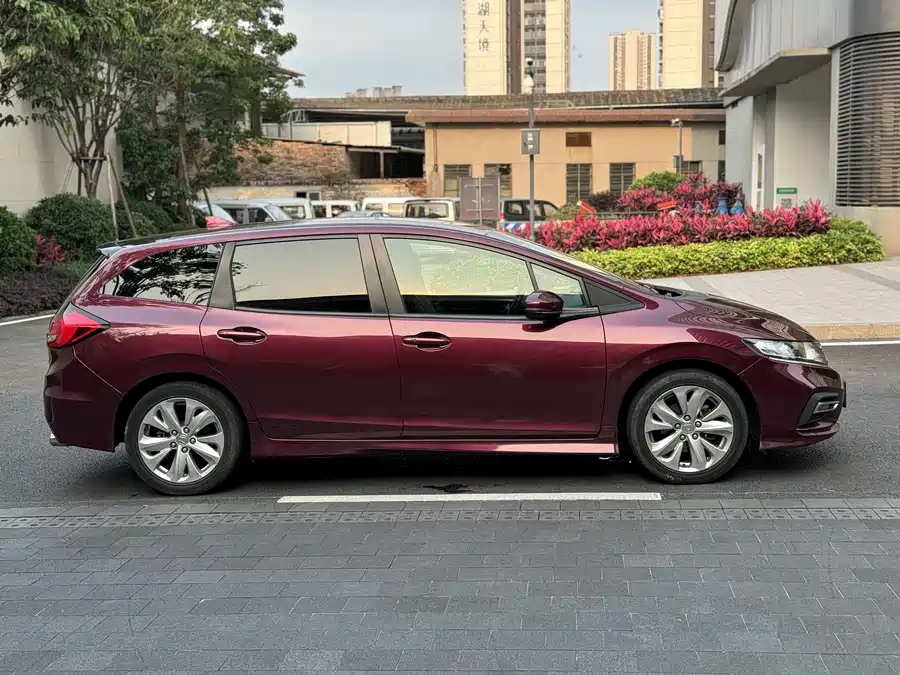 Honda Jade