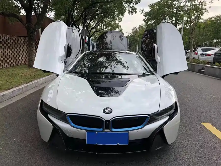 BMW i8