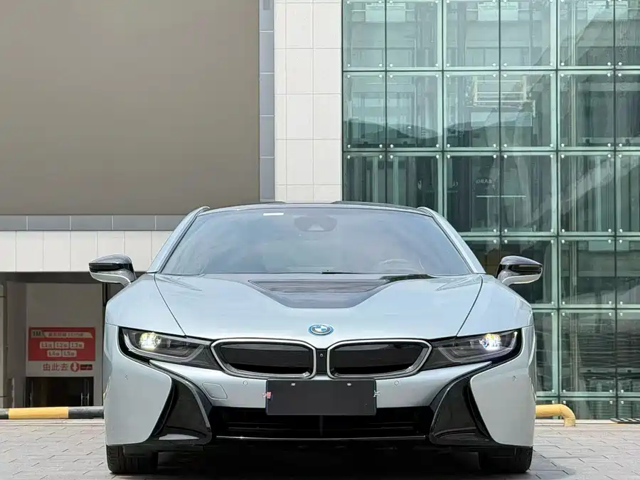 BMW i8