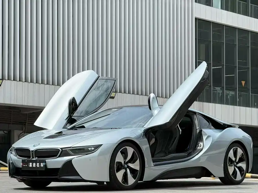 BMW i8