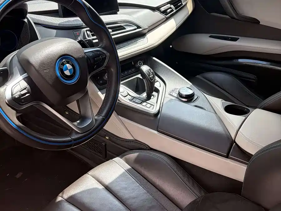 BMW i8