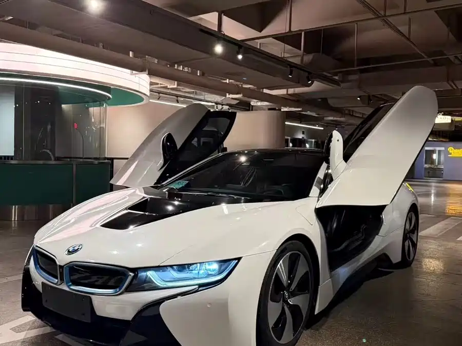 BMW i8