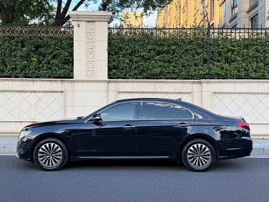 Hongqi H7