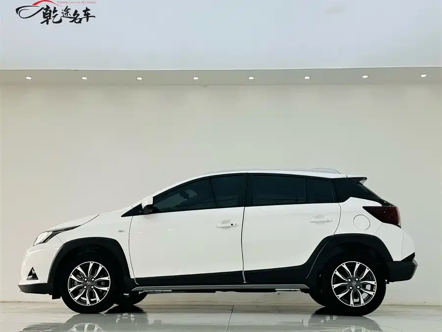 Toyota YARiS L