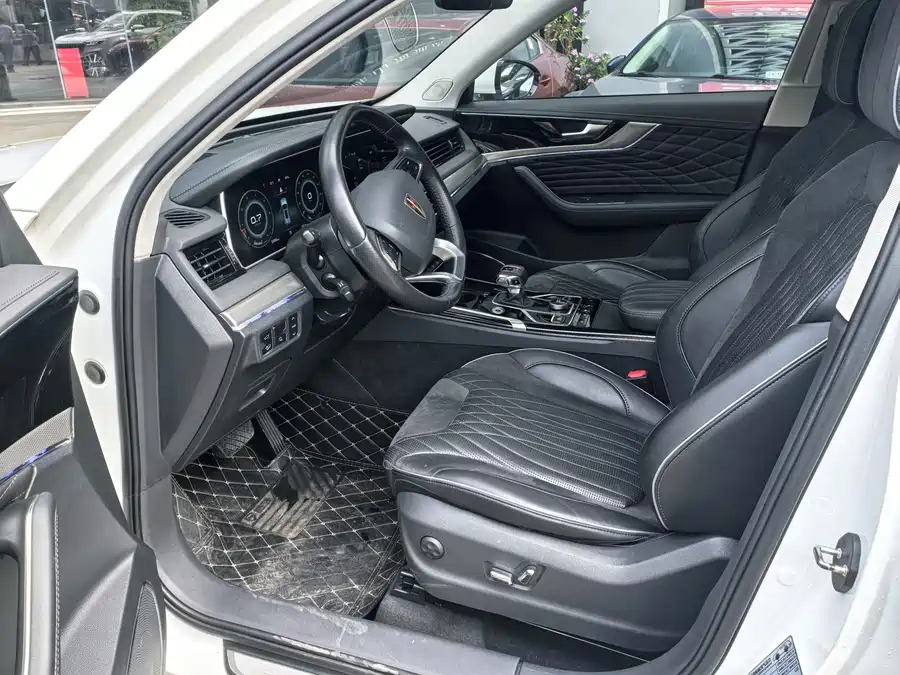 Hongqi HS5