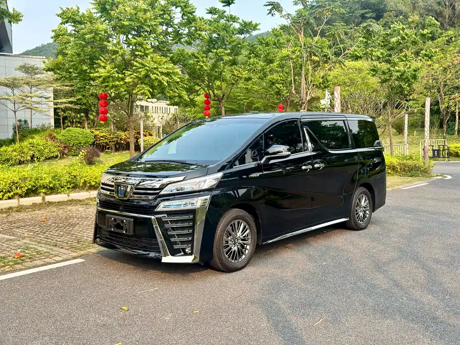 Toyota Crown Vellfire