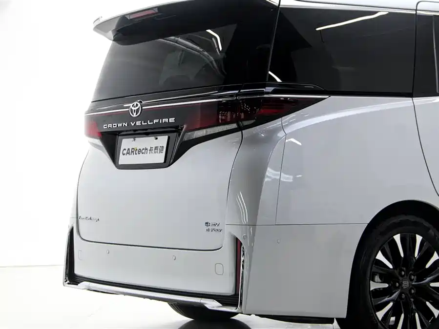Toyota Crown Vellfire