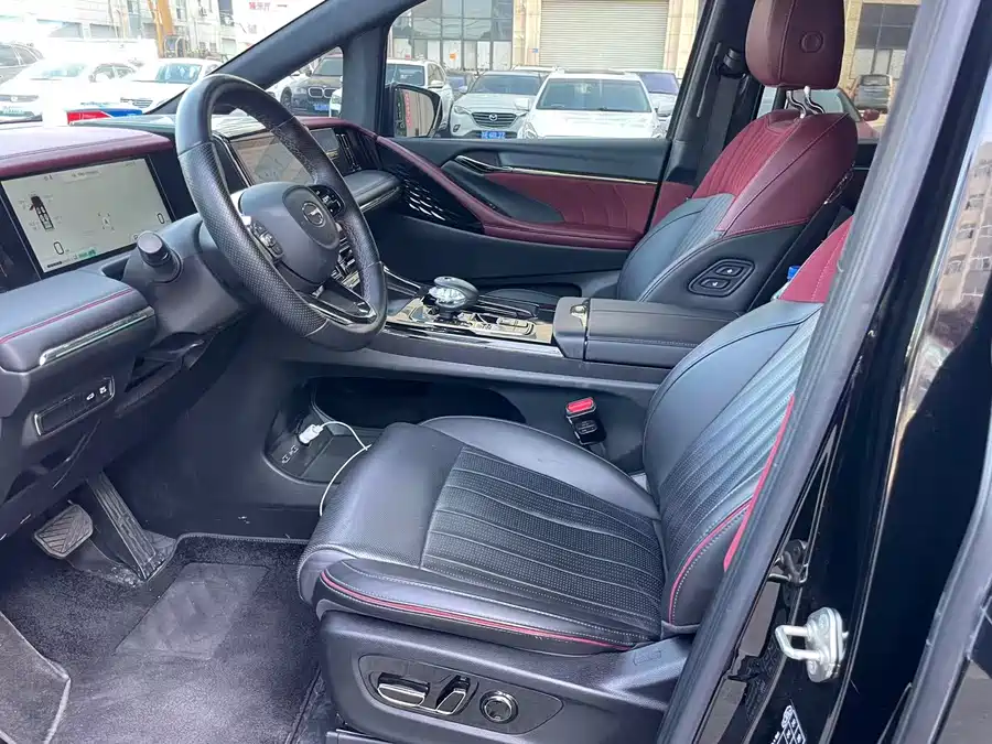 GAC Trumpchi M8