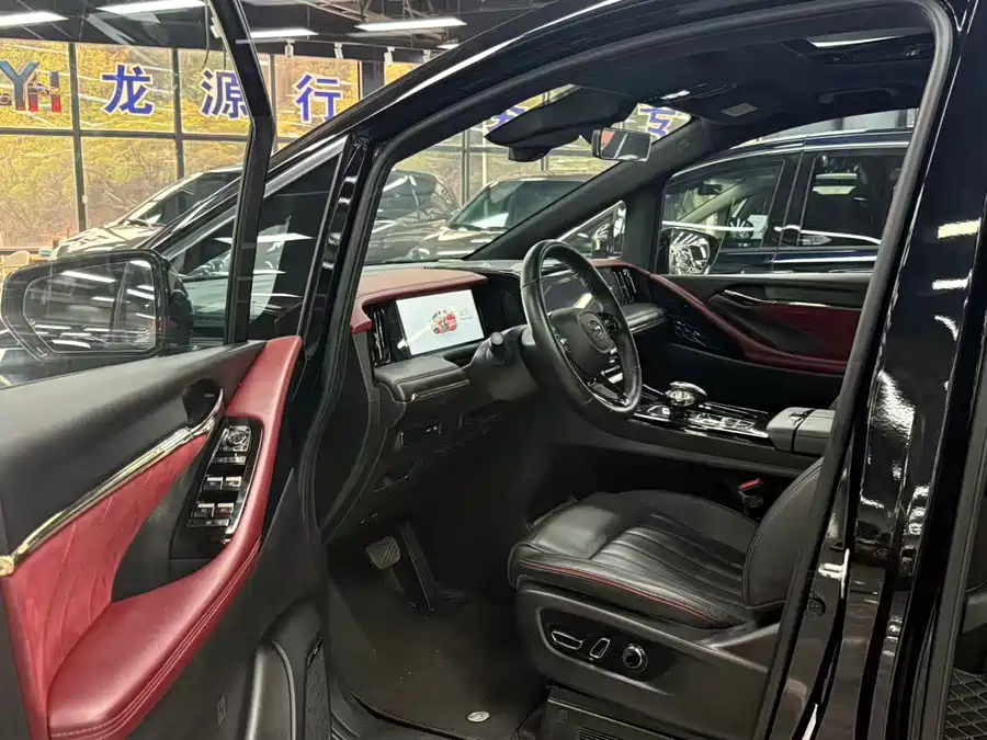 GAC Trumpchi M8