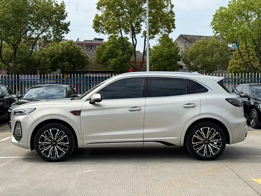 Hongqi HS5