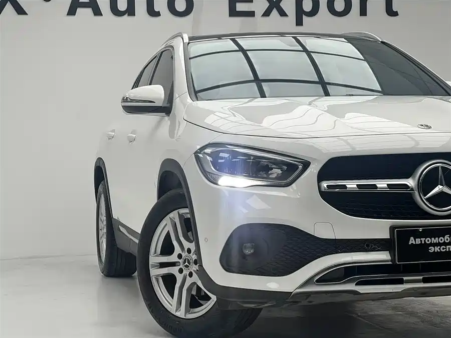 Mercedes Benz GLA