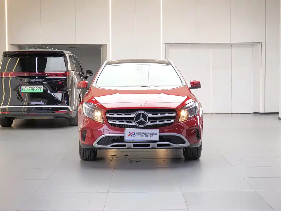 Mercedes Benz GLA
