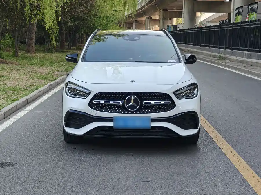 Mercedes Benz GLA