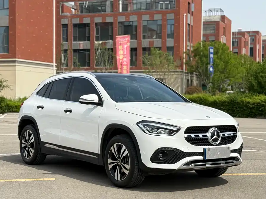 Mercedes Benz GLA