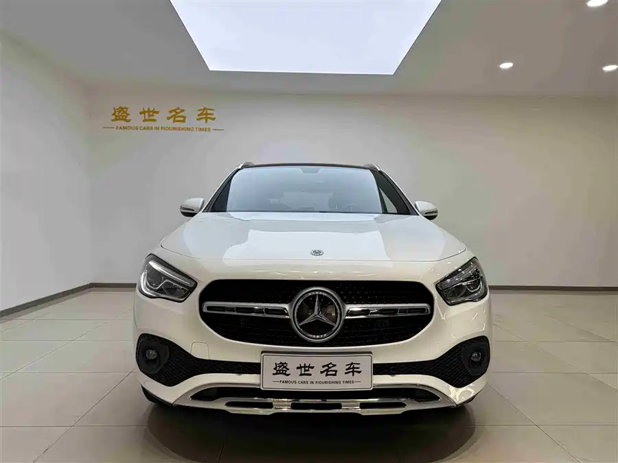 Mercedes Benz GLA