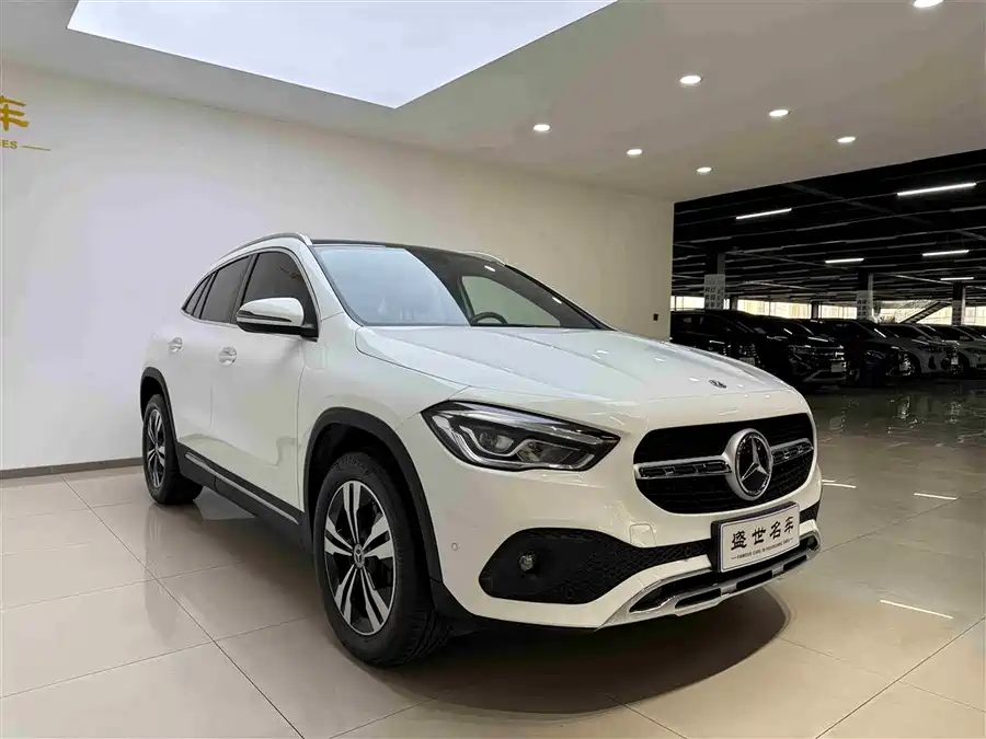 Mercedes Benz GLA