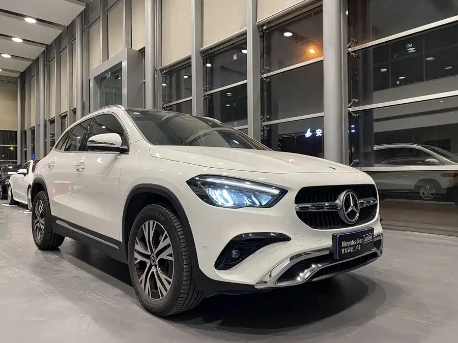 Mercedes Benz GLA